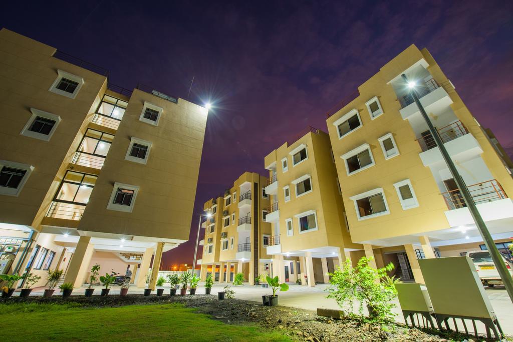 Budget Inn Service Apartments - Tiger Plaza Vengni Exterior photo