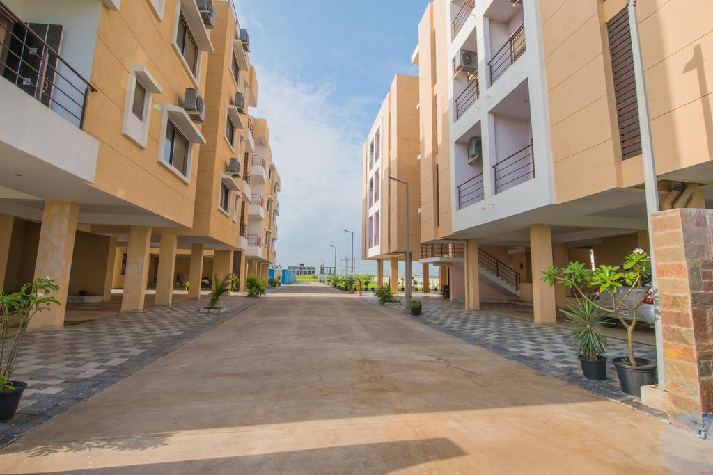 Budget Inn Service Apartments - Tiger Plaza Vengni Exterior photo