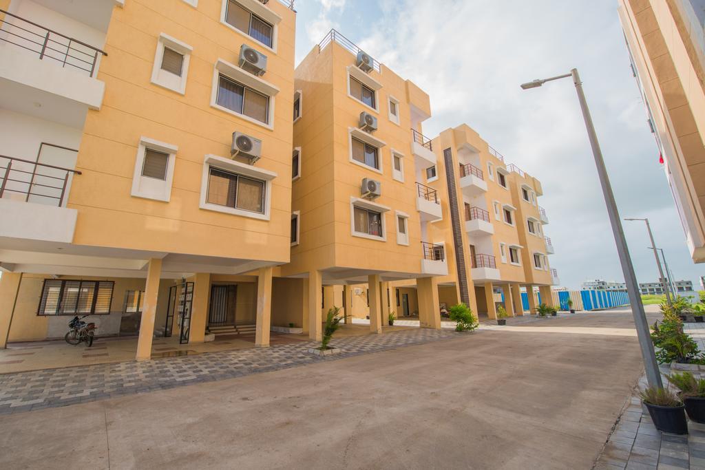 Budget Inn Service Apartments - Tiger Plaza Vengni Exterior photo